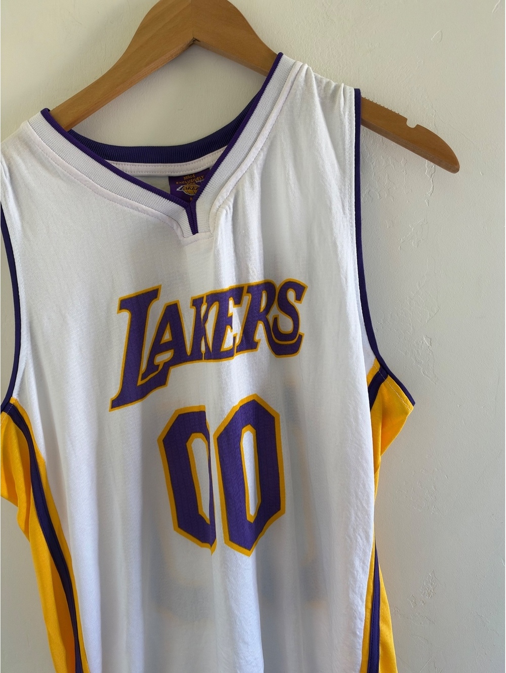 Los Angeles Lakers “Wish 00” Basketball Jersey Men’s XL White Purple Gold - Picture 2 of 5